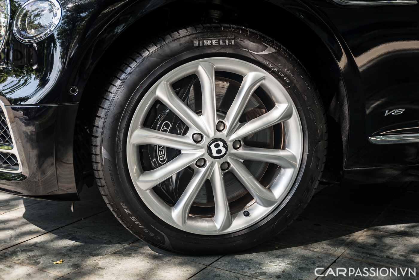 Bentley Flying Spur V8 (25).JPG