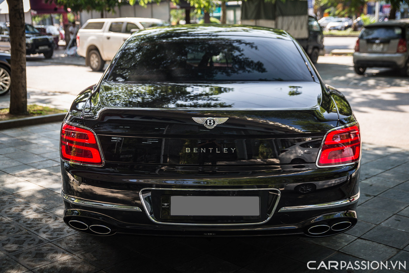 Bentley Flying Spur V8 (33).JPG