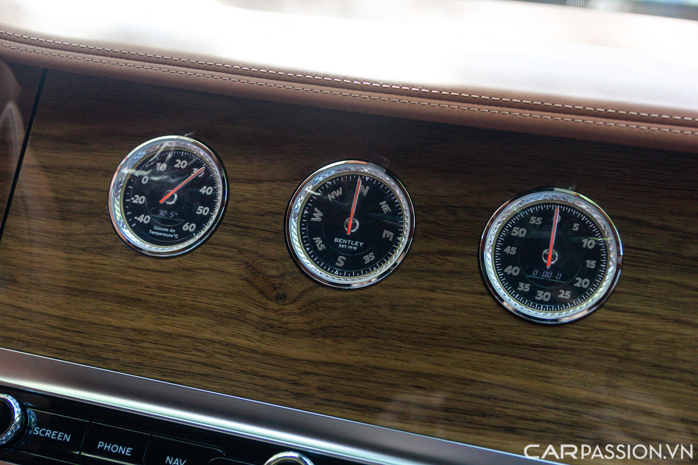 Bentley Flying Spur V8 (5).JPG