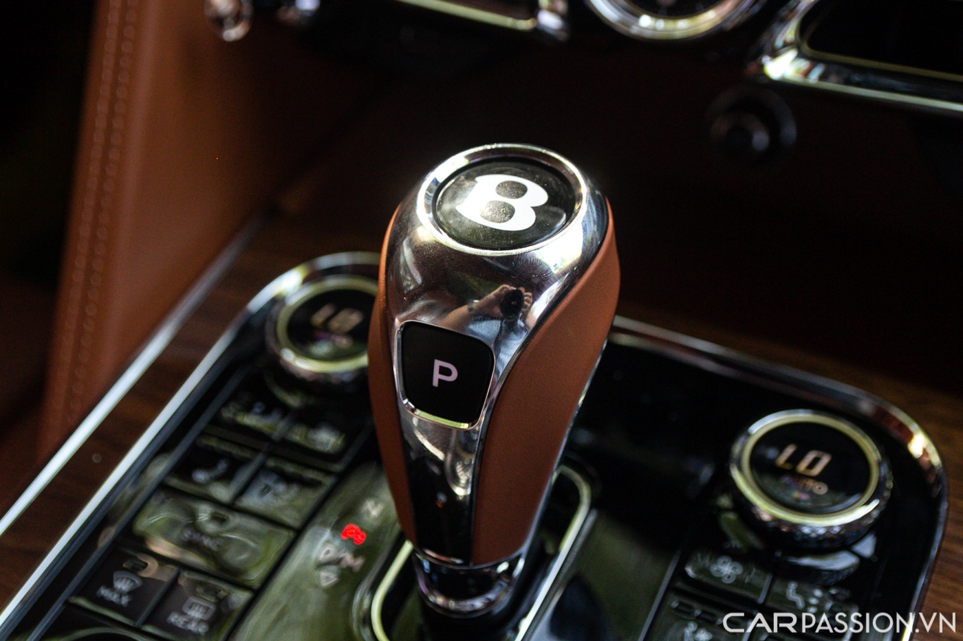 Bentley Flying Spur V8 (6).JPG