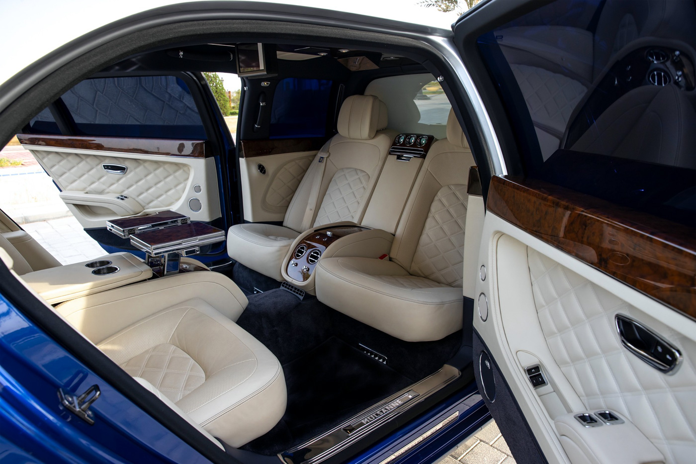 Bentley Mulsanne Grand Limousine Mulliner (4).JPG