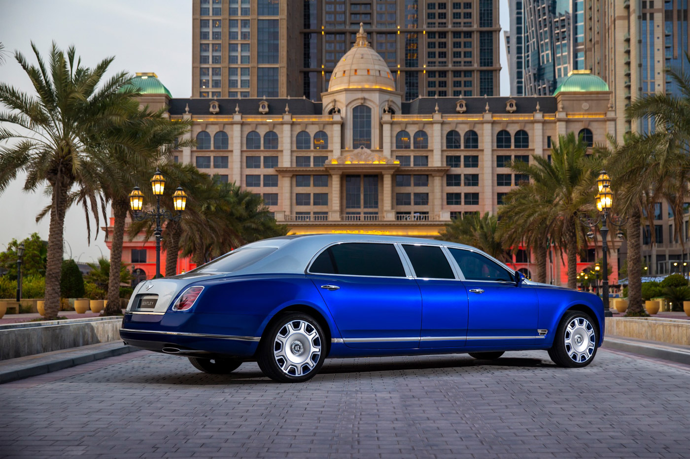 Bentley Mulsanne Grand Limousine Mulliner (8).JPG