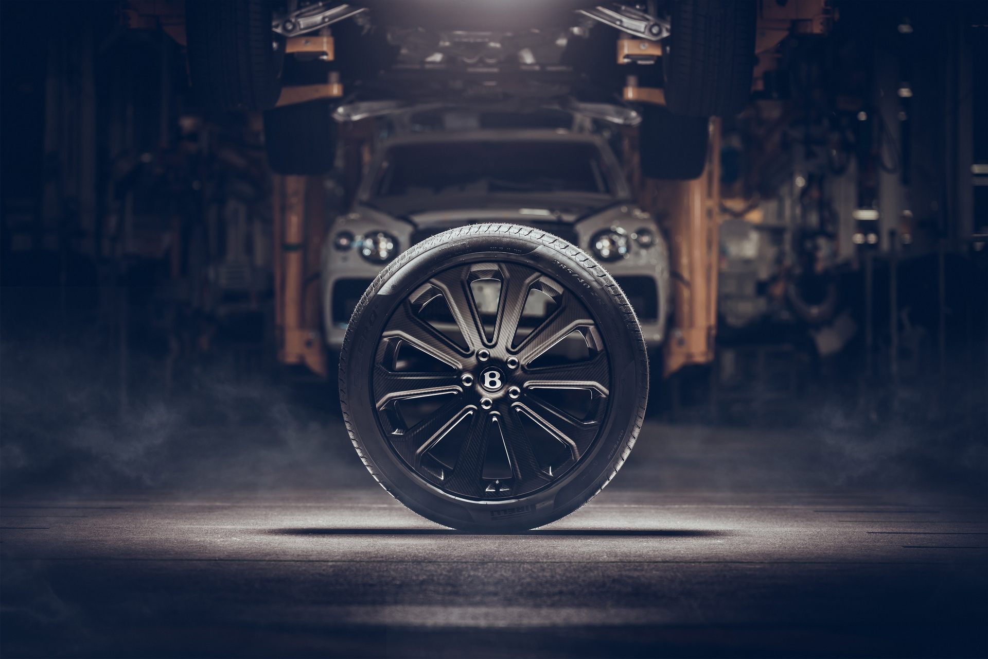 Bentley-ra-mắt-mâm-xe-bằng-sợi-carbon-cho-Bentayga (5).jpg