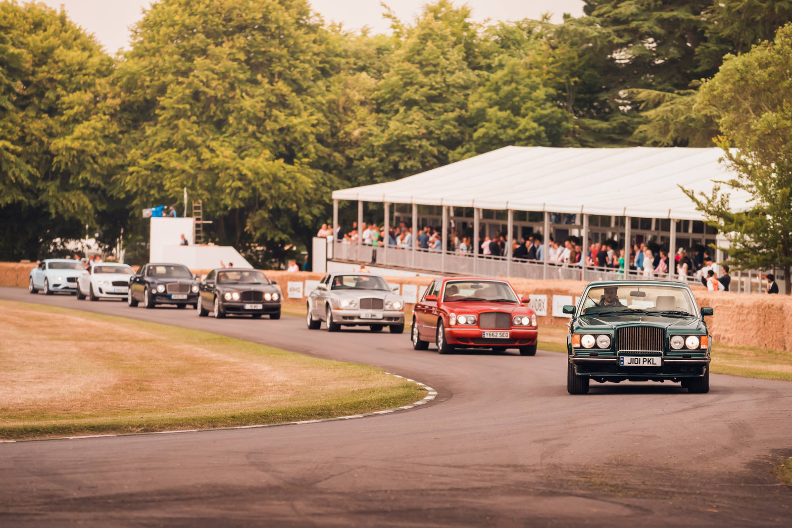 bentley_40nam_dongcoturbo_goodwood2022_00.jpg