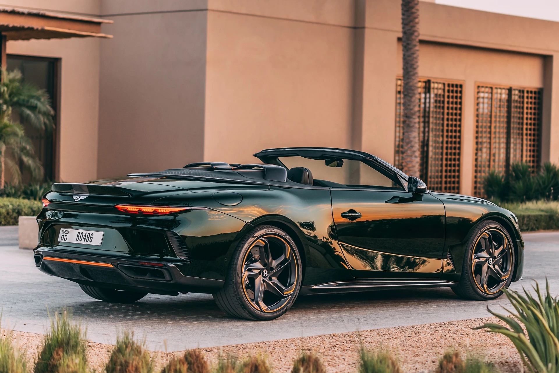 Bentley_Batur_Convertible_Debut_13.jpg