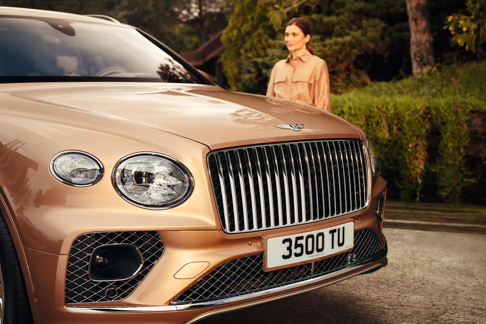 bentley_bentayga_ewb_vn_2022-11.jpg