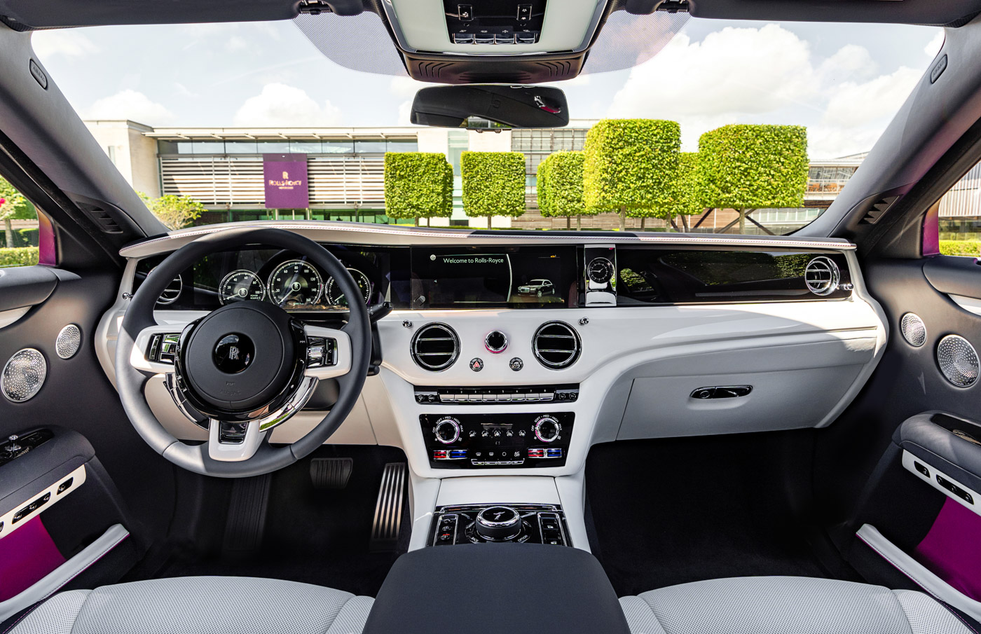 Bespoke Rolls-Royce (1).JPG