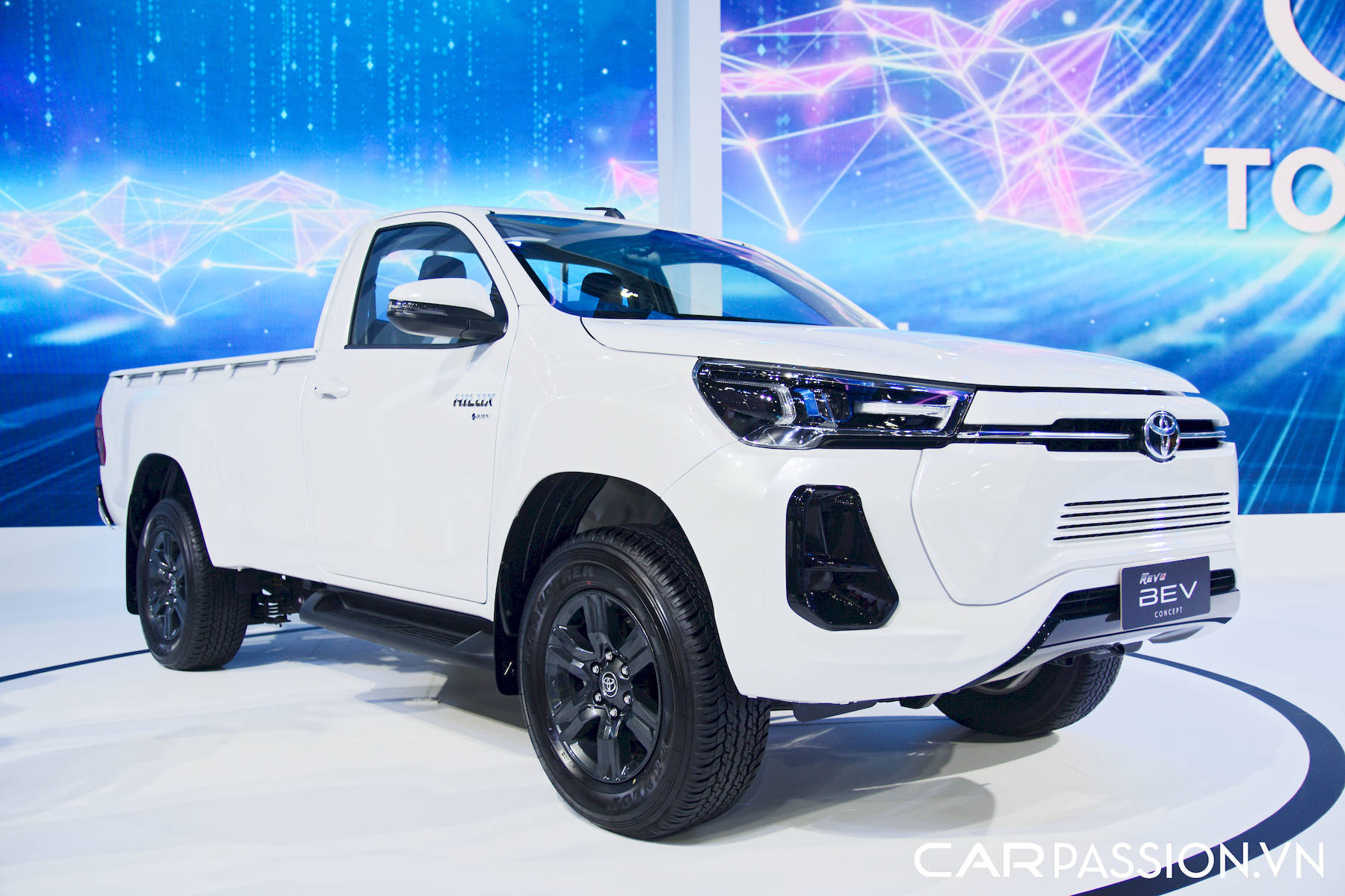 bims2023-toyota-hilux-revo-bev-00-2.jpg