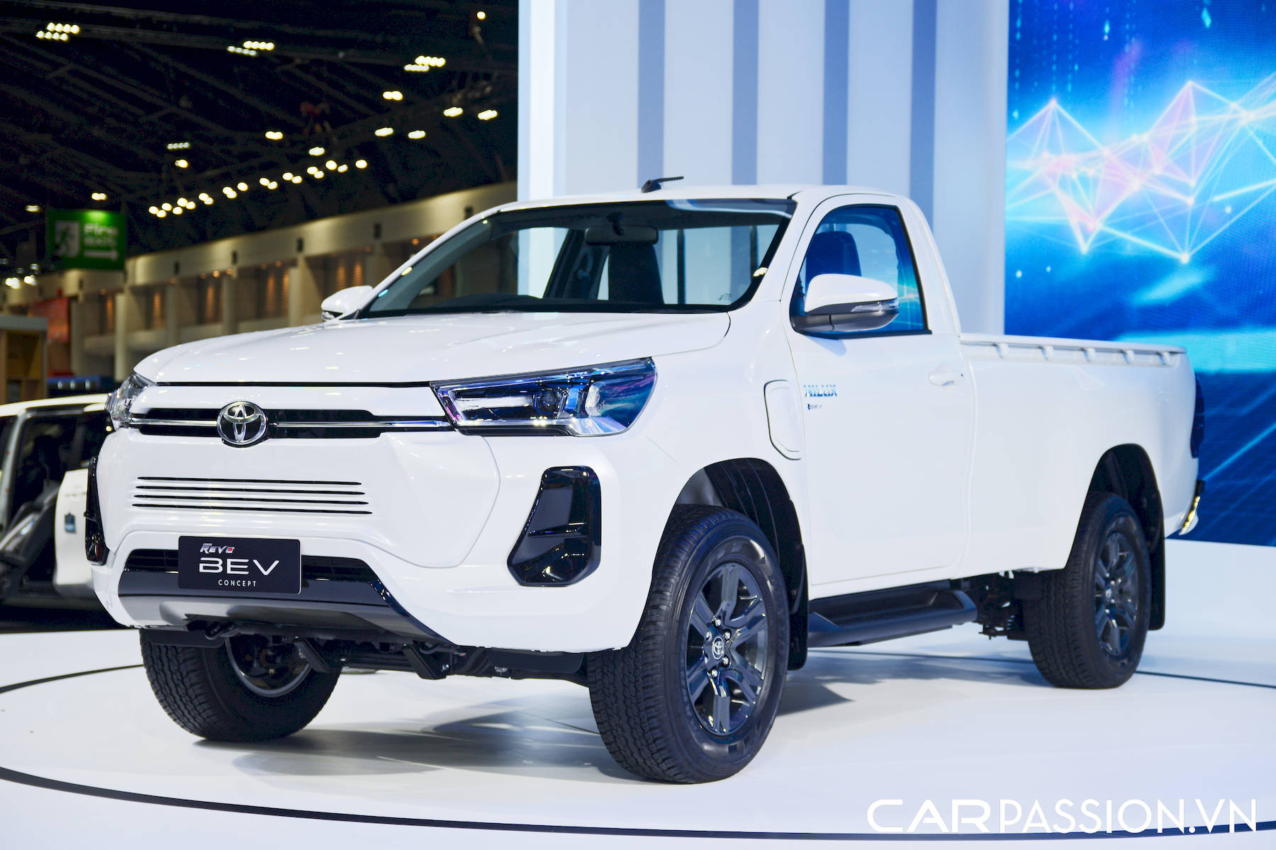 bims2023-toyota-hilux-revo-bev-02-2.jpg
