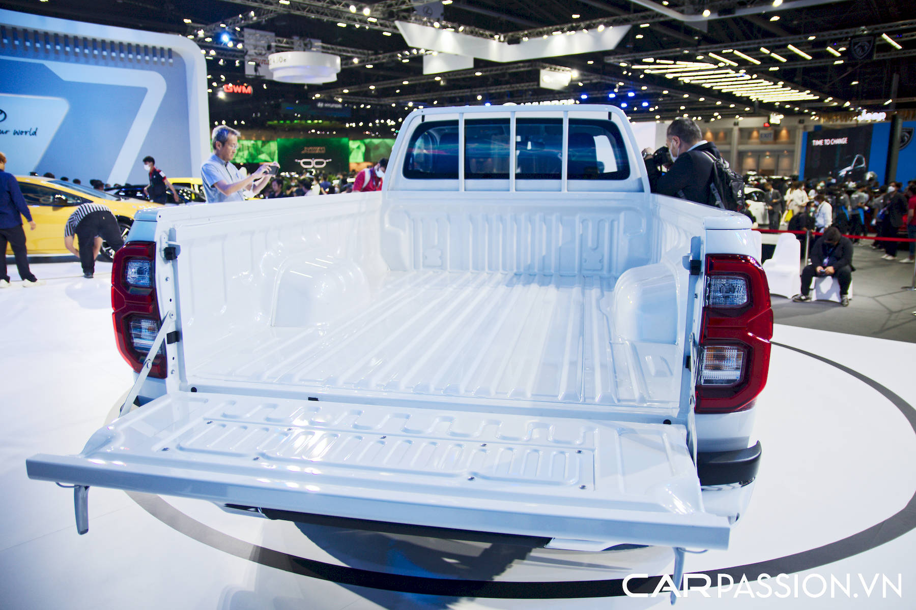 bims2023-toyota-hilux-revo-bev-08-2.jpg