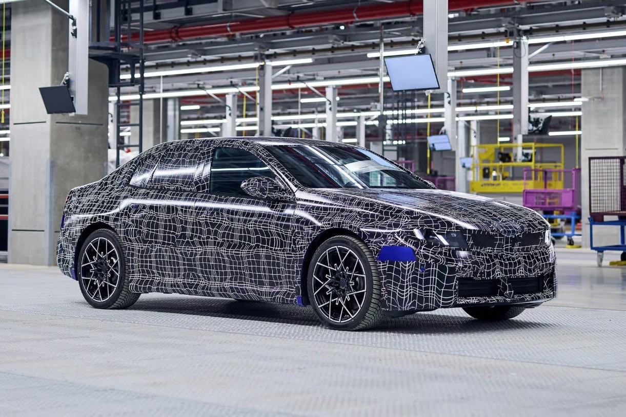 BMW 3 Series EV-anh-2.jpeg