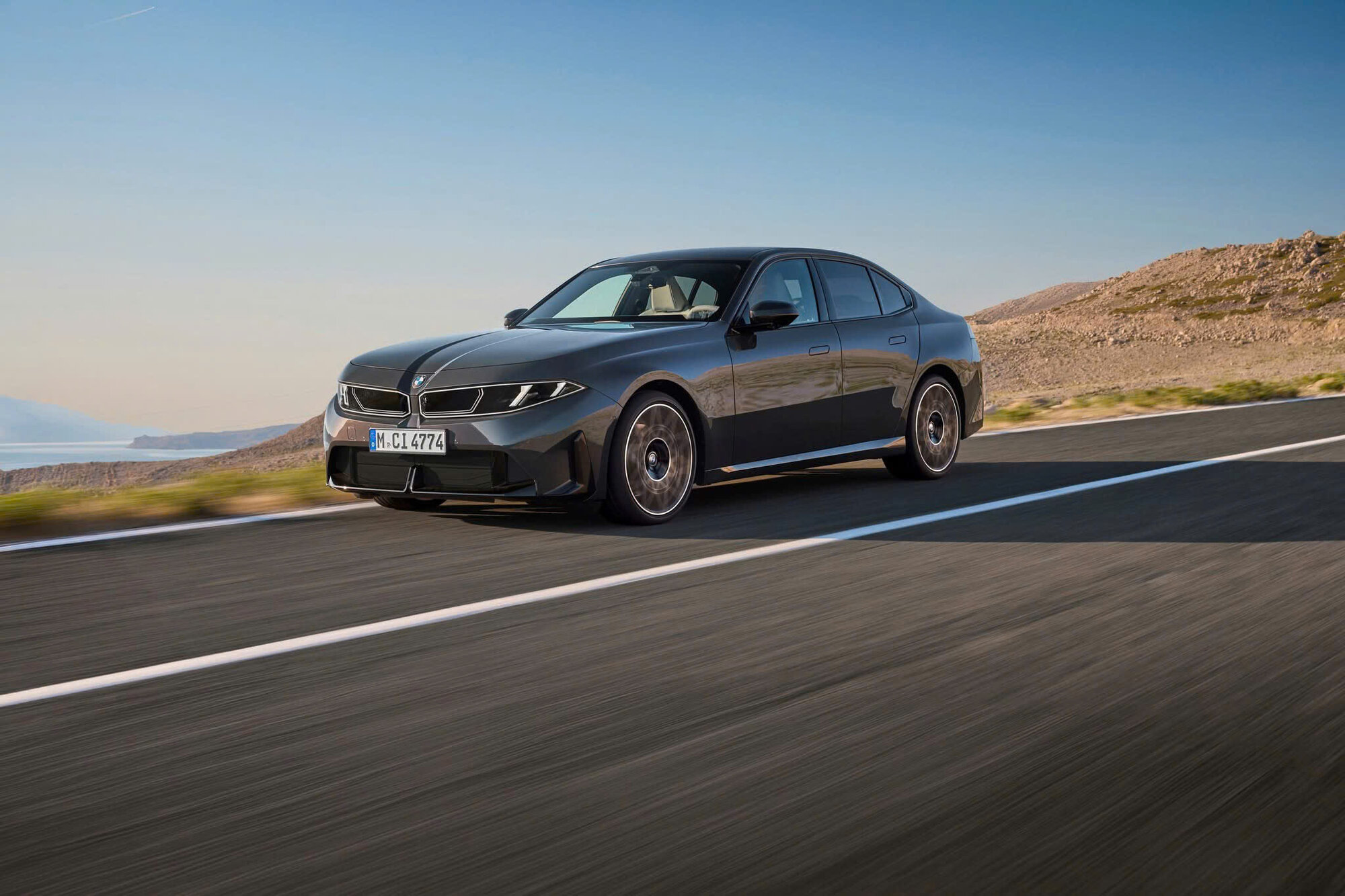 BMW-320i-2027 (1).jpg