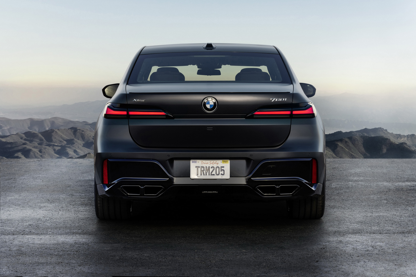 BMW 7 Series 760i xDrive (13)-25.JPG