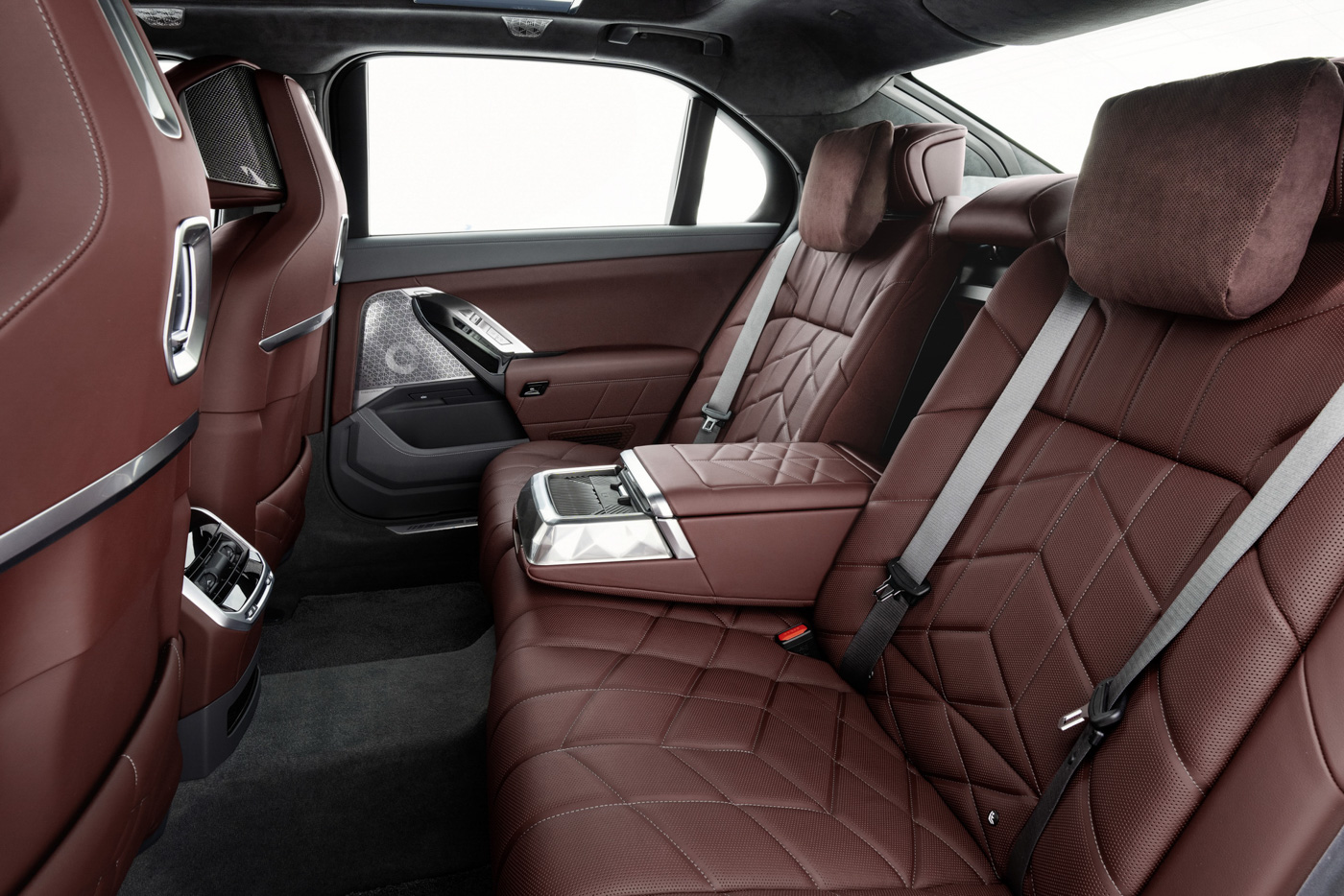 BMW 7 Series 760i xDrive (16)-36.JPG