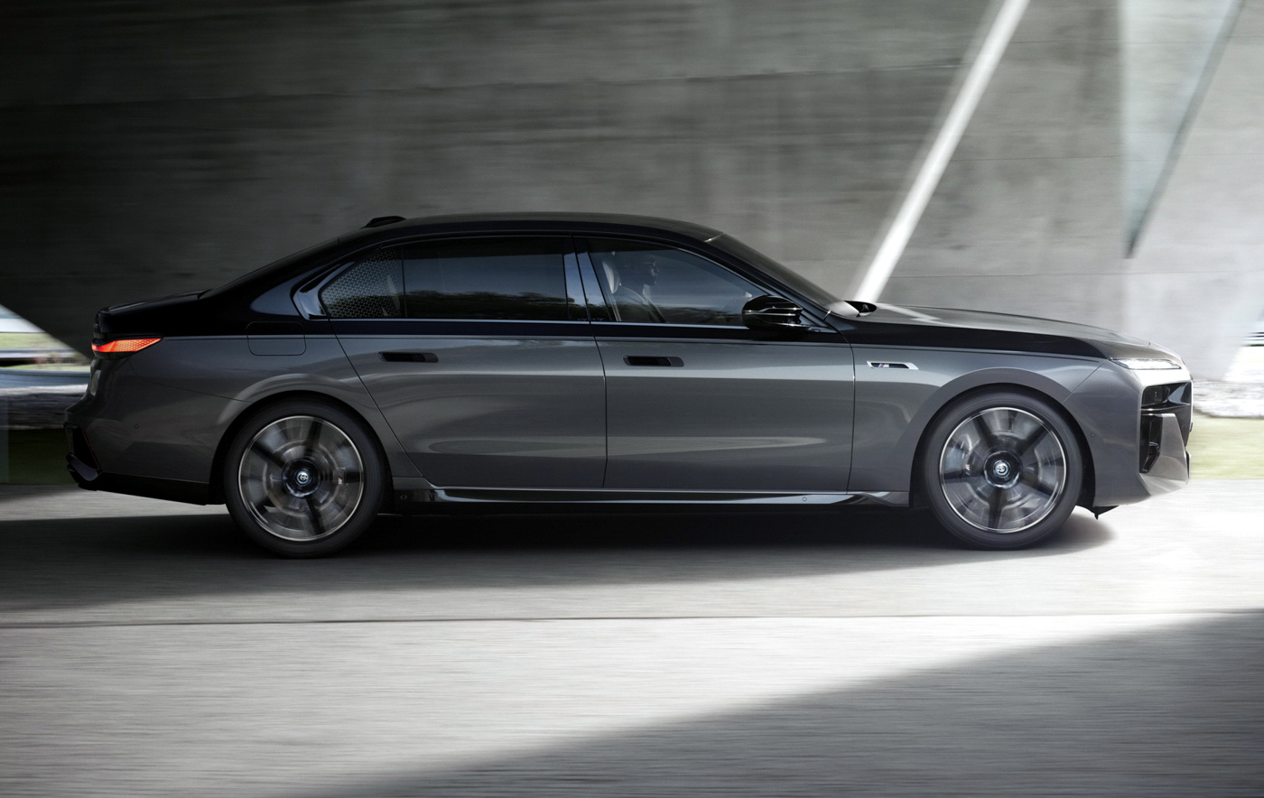 BMW 7 Series M (13)-59.JPG