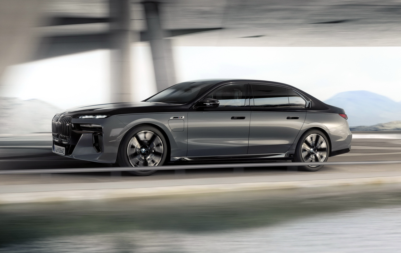 BMW 7 Series M (15)-60.JPG