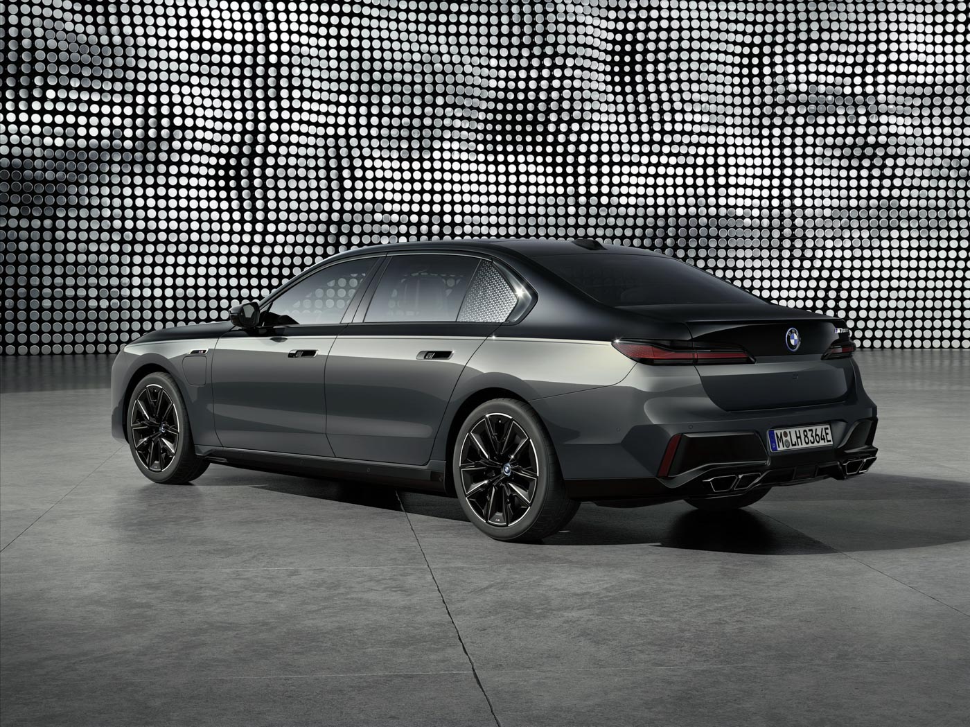 BMW 7 Series M (18)-63.JPG