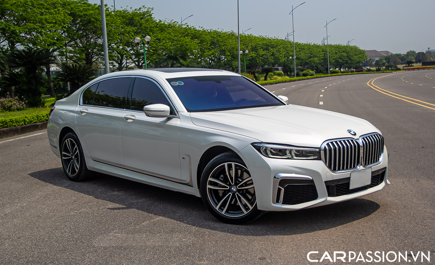 BMW 7 Series M Sport (2).JPG