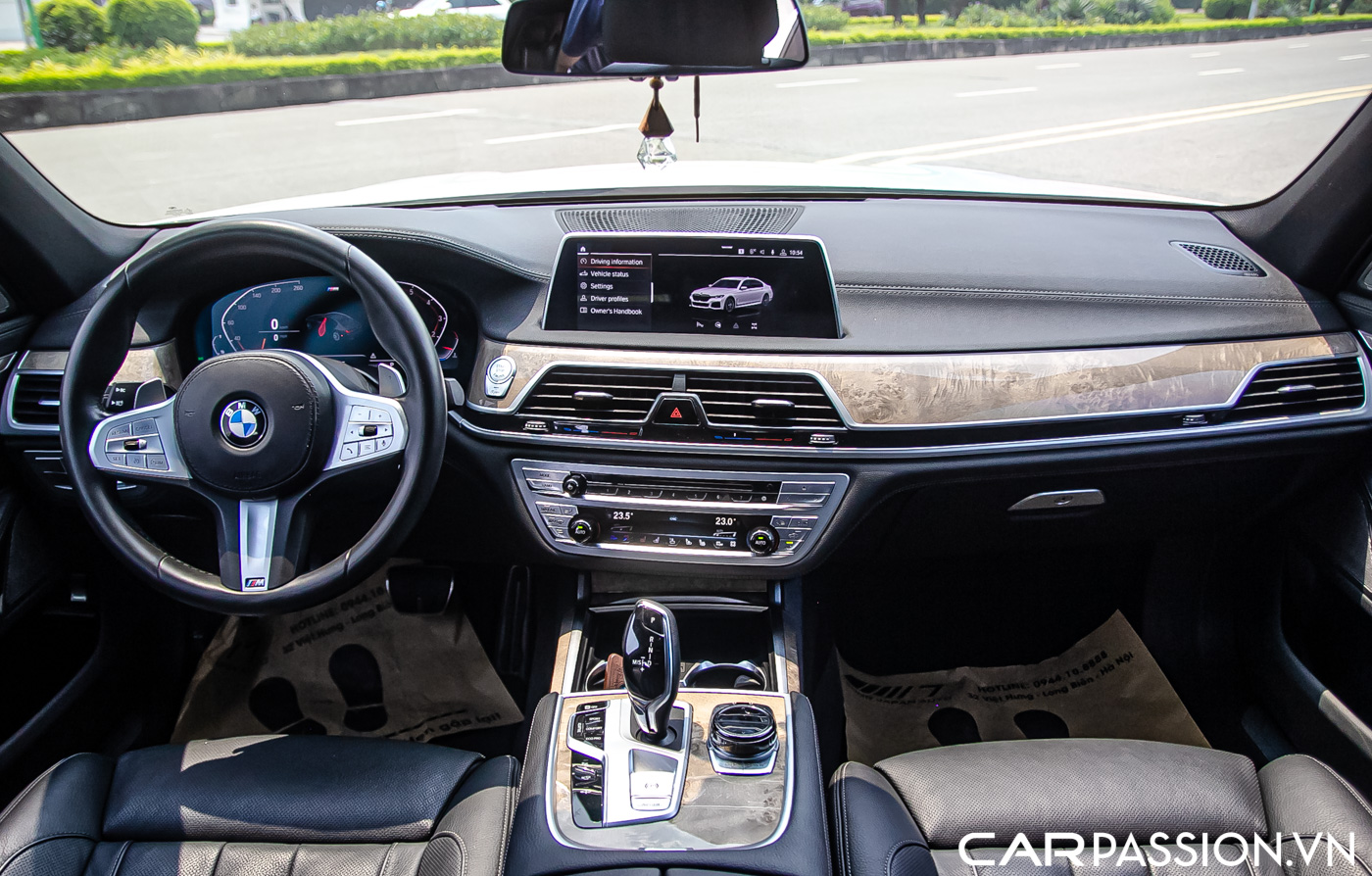 BMW 7 Series M Sport (20).JPG