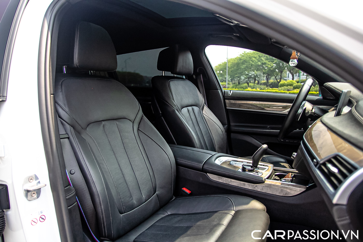 BMW 7 Series M Sport (21).JPG