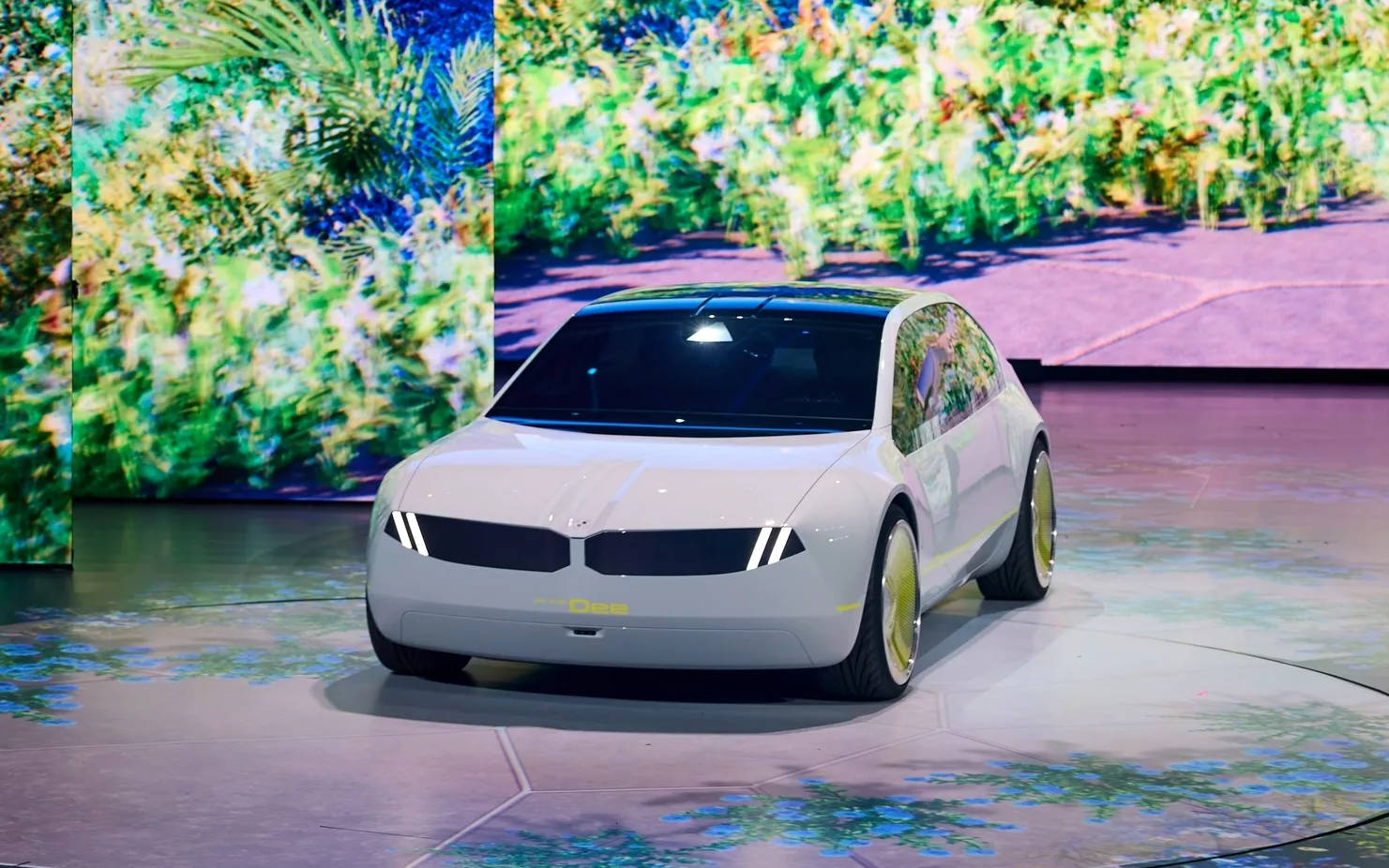 BMW-i-Vision-Dee-CES-13.jpg