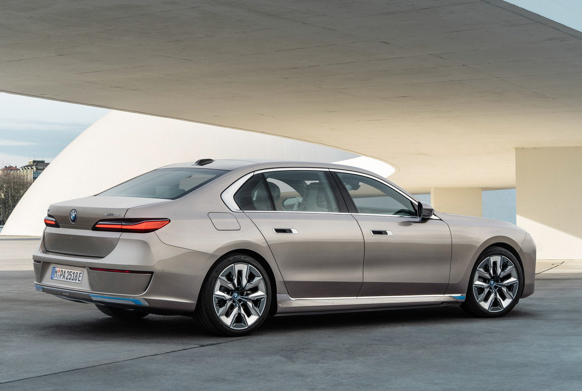 BMW i7 (12).jpg