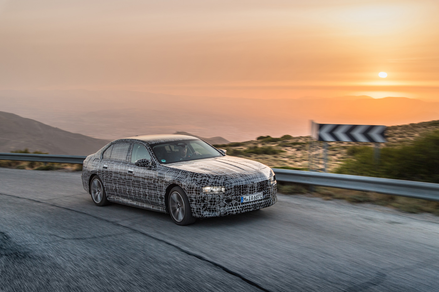 bmw i7 (2).JPG