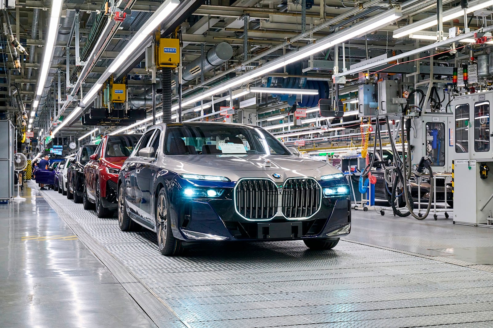 BMW I7 2millionth (3).jpg