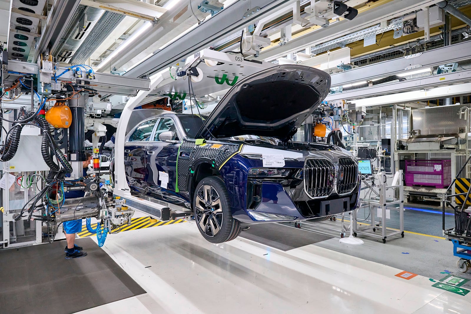 BMW I7 2millionth (4).jpg