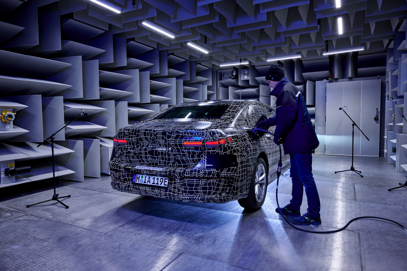 BMW i7 (5).JPG