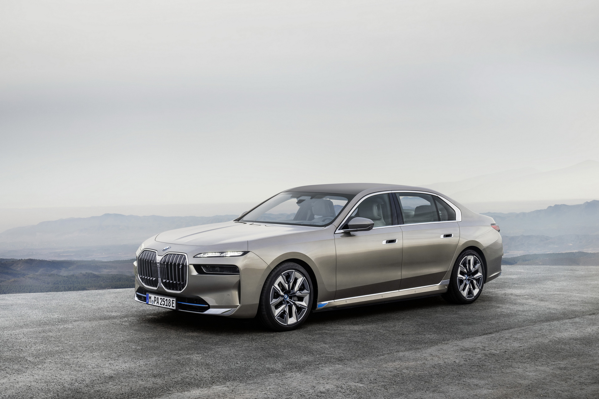 BMW i7 (5).jpg
