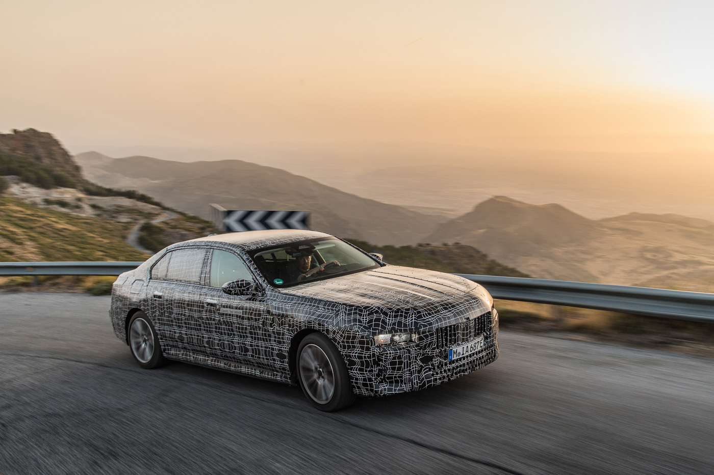 bmw i7 (6).JPG