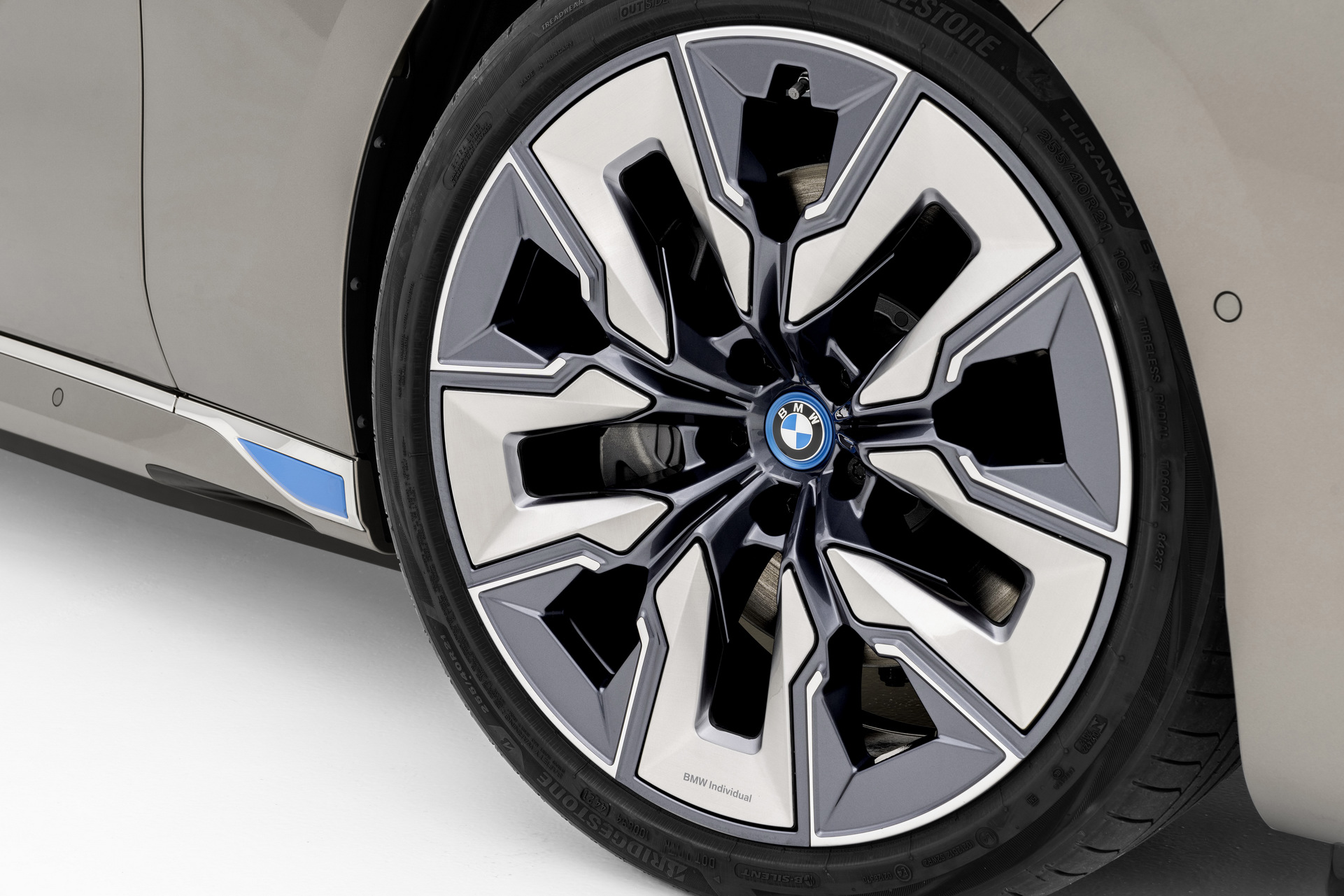 BMW i7 (8).jpg