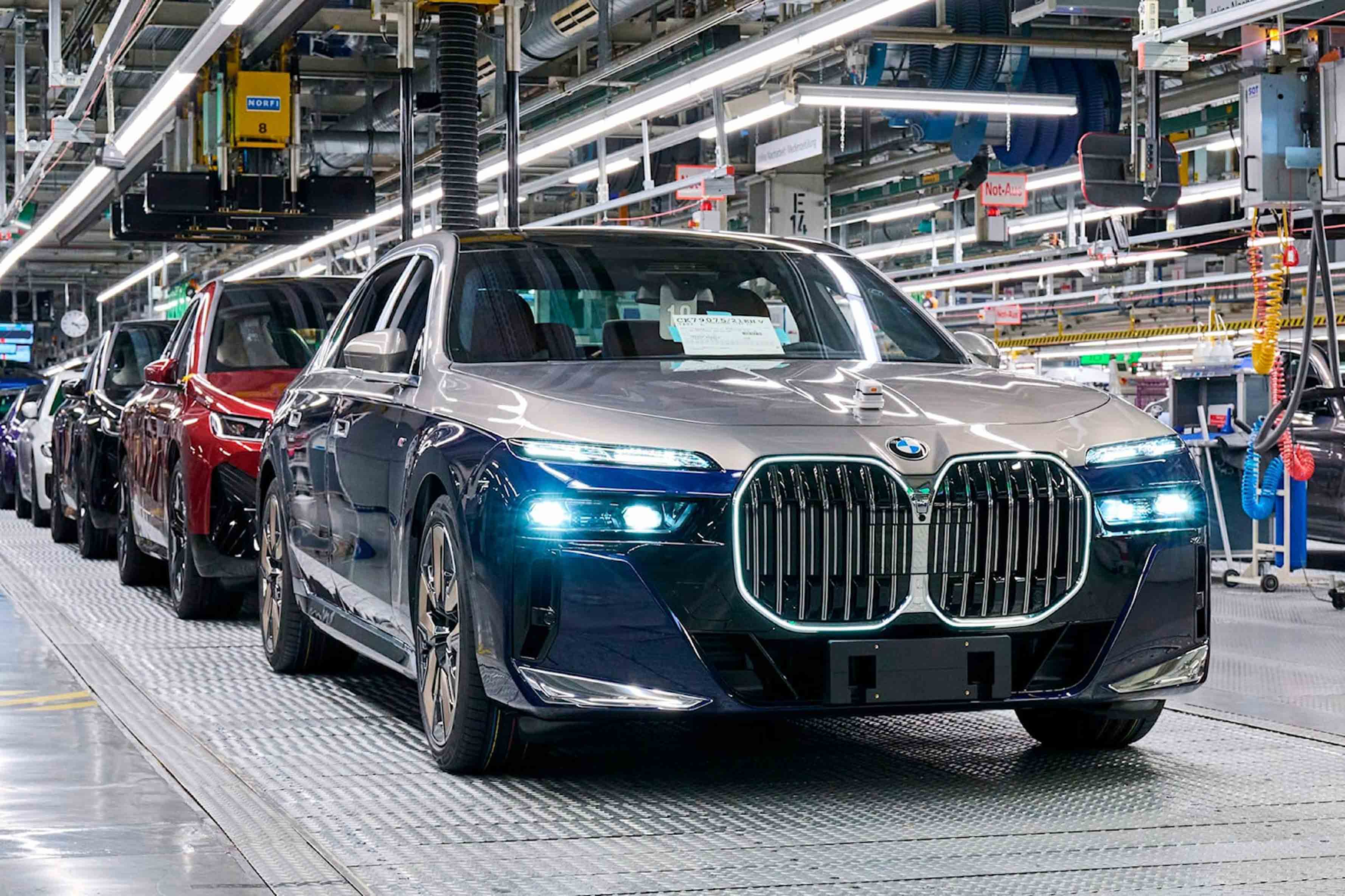 BMW i7 Production Line (1).JPG