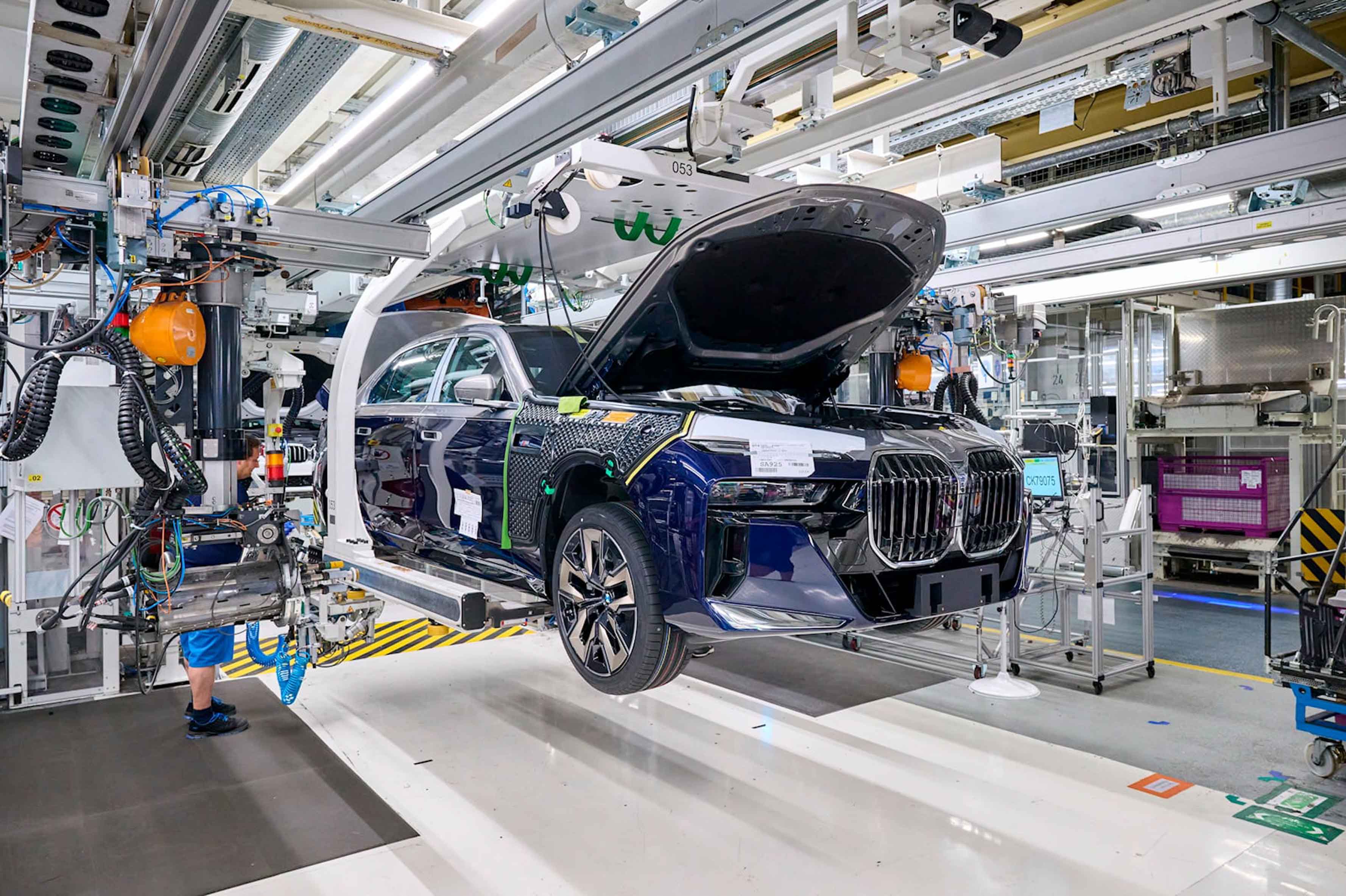 BMW i7 Production Line (12).JPG
