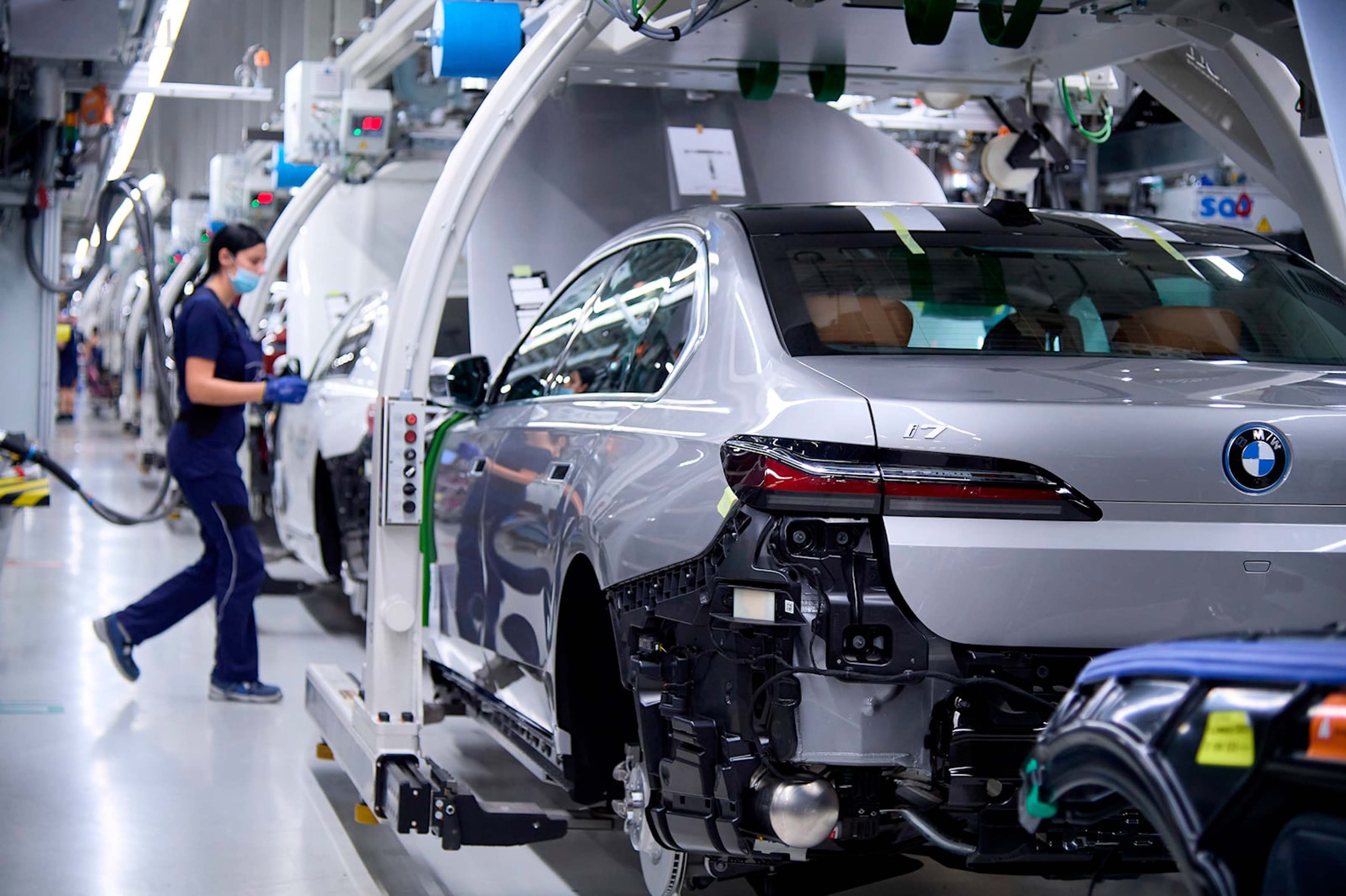 BMW i7 Production Line (3).JPG