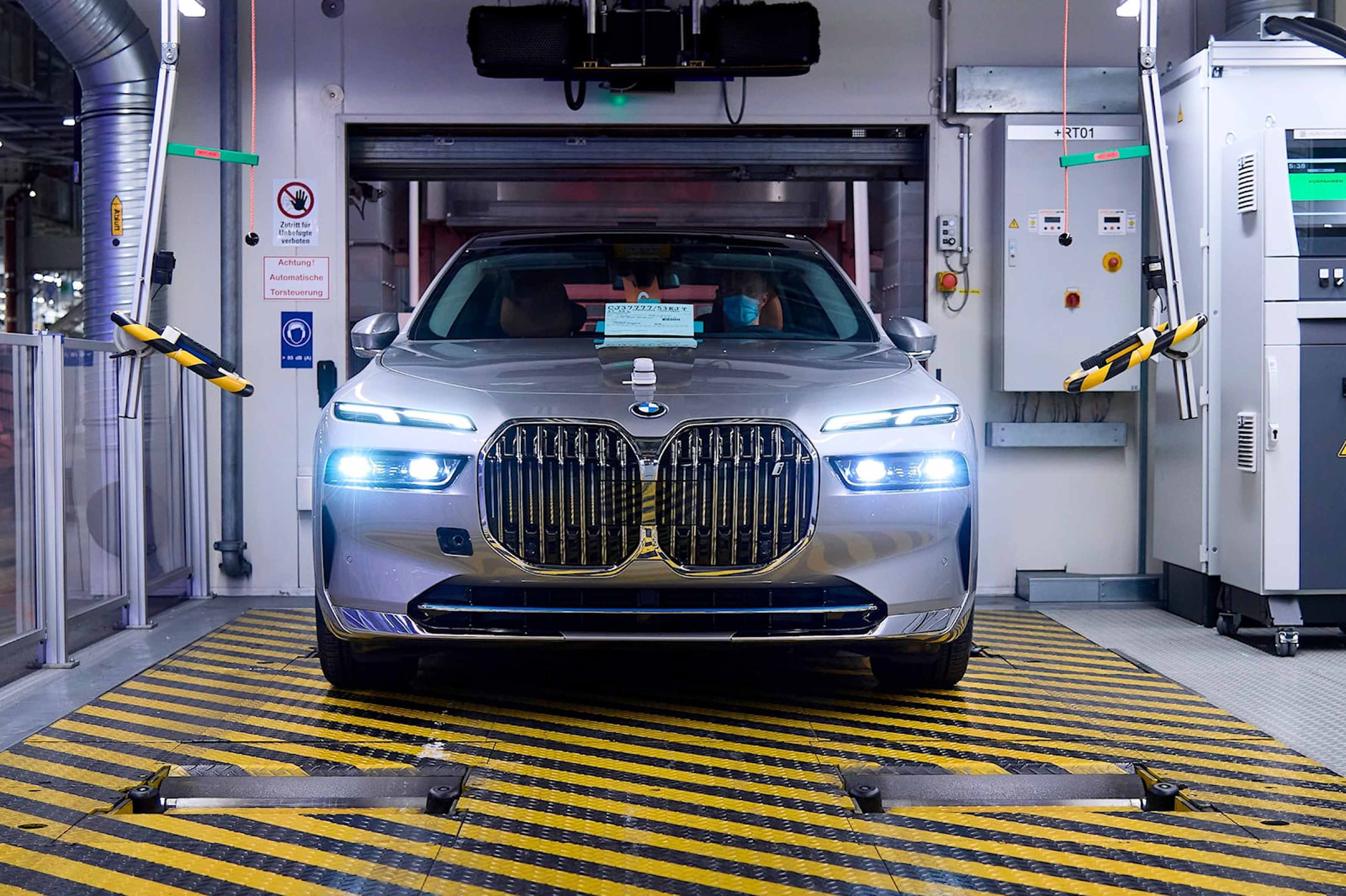 BMW i7 Production Line (5).JPG