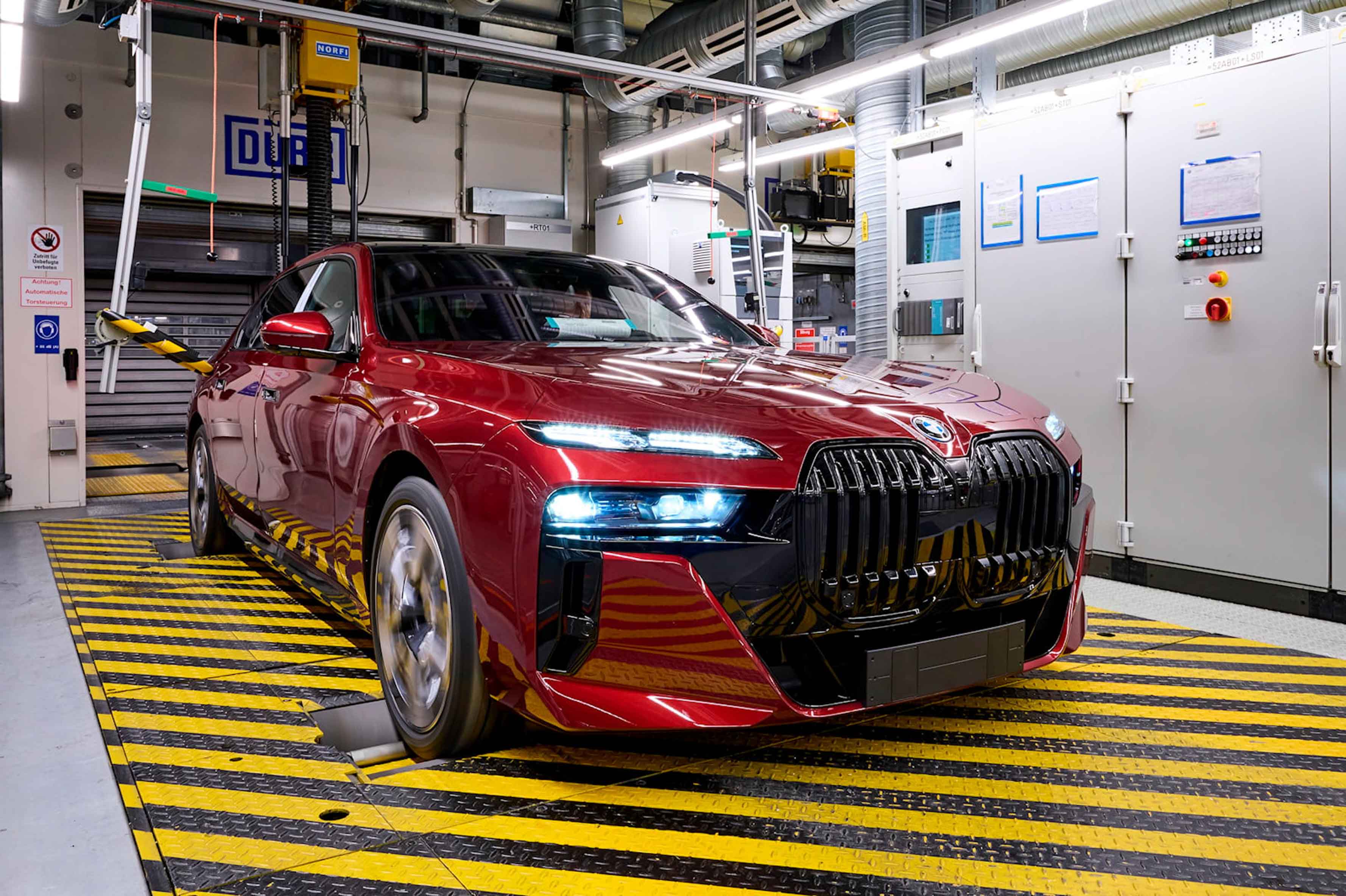 BMW i7 Production Line (9).JPG