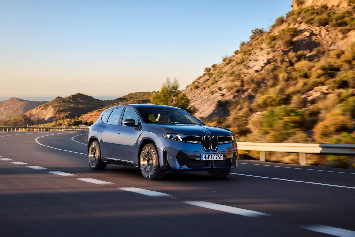BMW-iX3-50 xDrive-Neue-Klasse-anh-_3.jpg