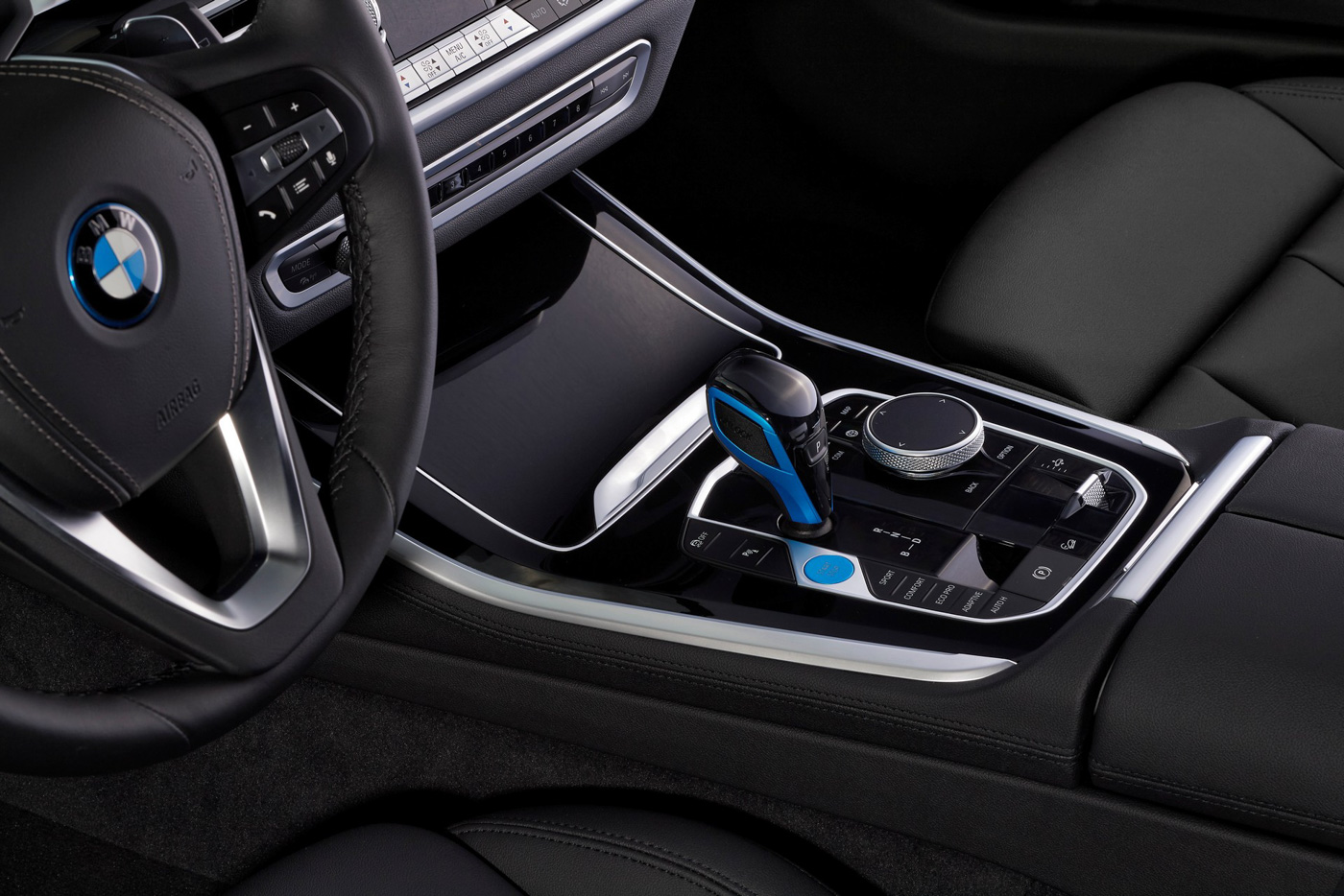 BMW-iX5-Hydrogen-Xe-xanh-than-thien-voi-moi-truong-ma-van-manh-voi-cong-suat-369-ma-luc (11).JPG