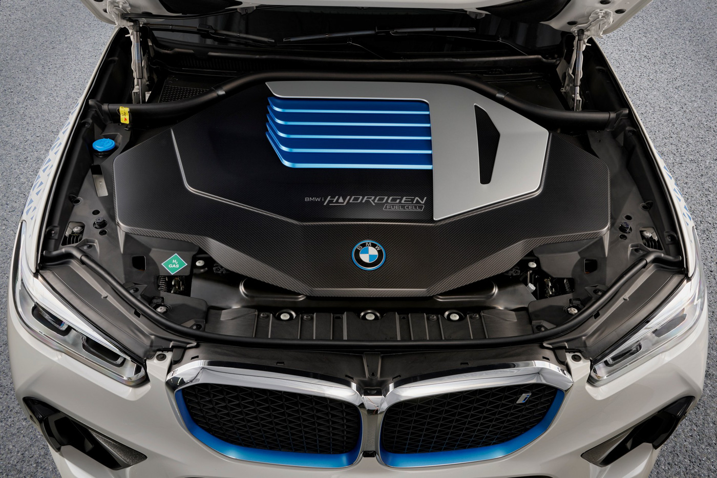 BMW-iX5-Hydrogen-Xe-xanh-than-thien-voi-moi-truong-ma-van-manh-voi-cong-suat-369-ma-luc (5).JPG