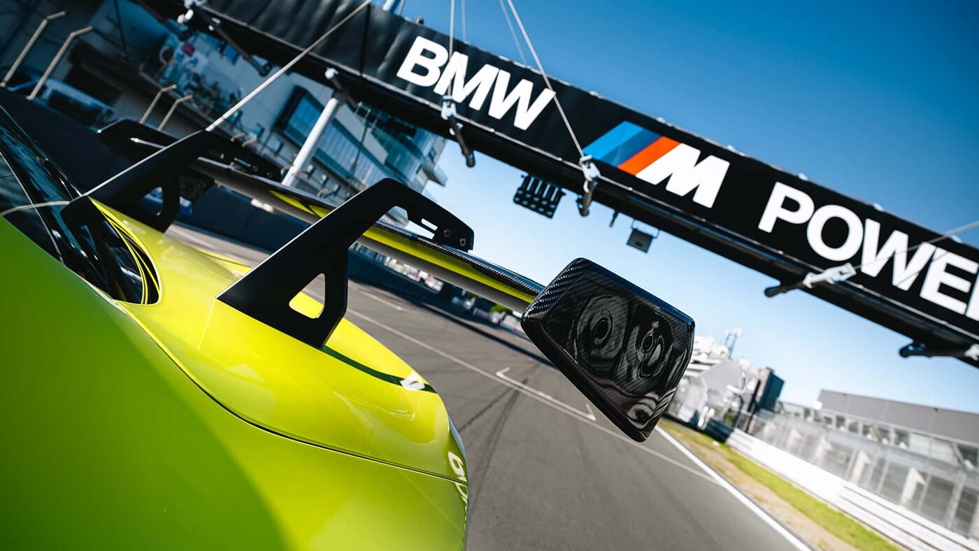 bmw-m2-mit-m-performance-track-kit (1).jpg
