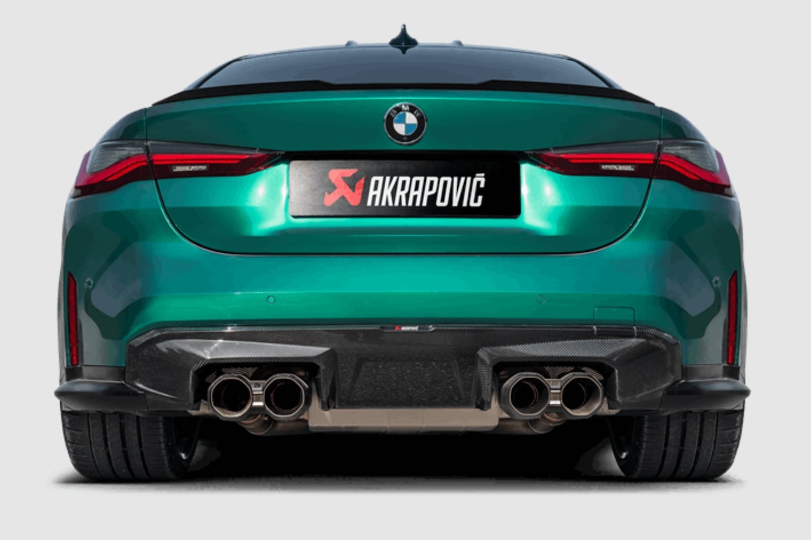 BMW M4 Akrapovic (1).jpg