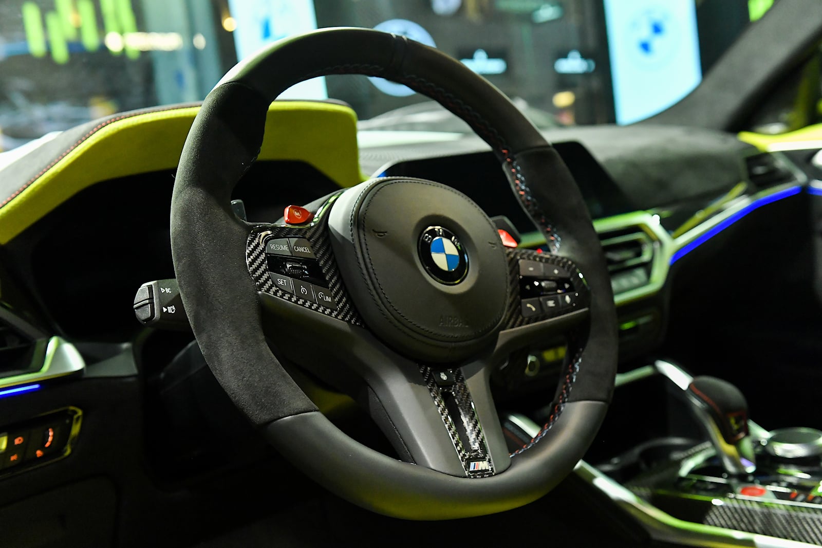 BMW M4 Alcantara (1).jpg