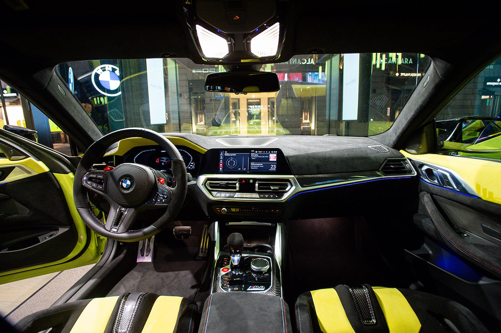BMW M4 Alcantara (10).jpg