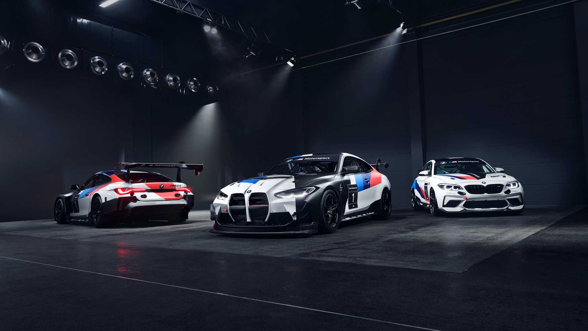 BMW M4 GT4 (17).jpg