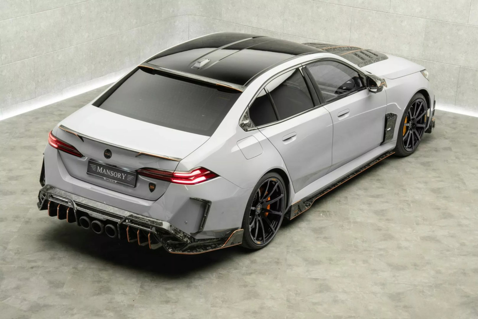 BMW-M5-Tuned-By-Mansory-4 (Large).jpeg