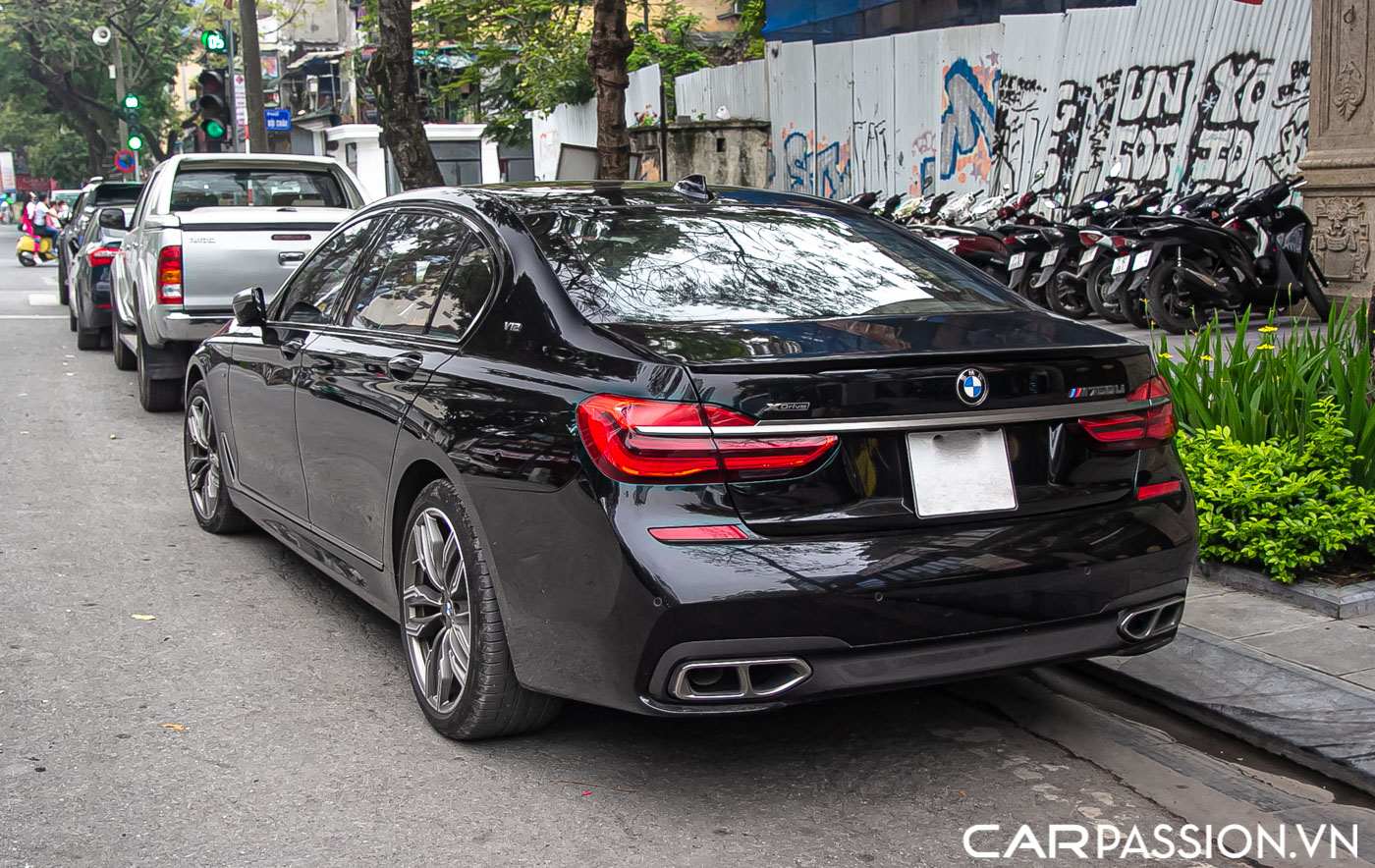 BMW M760Li (2).JPG