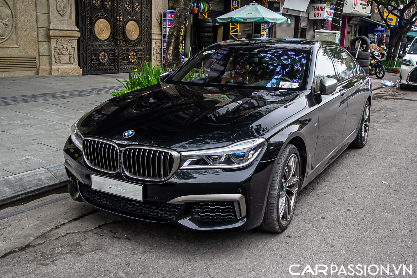 BMW M760Li (6).JPG