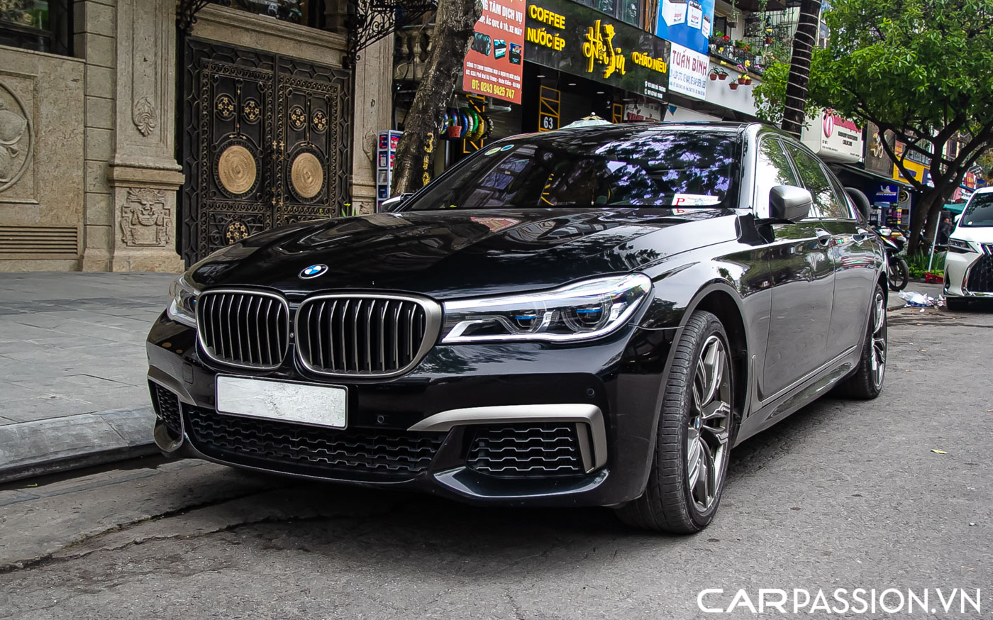 BMW M760Li (7).JPG